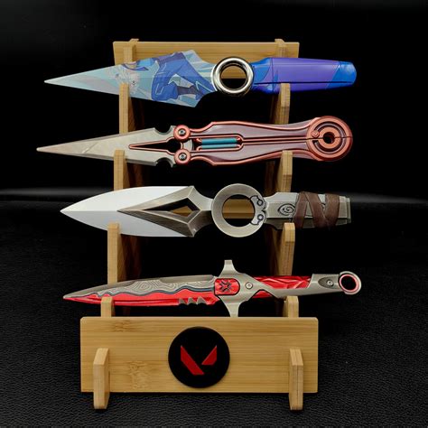 Heirlooms & Val Knife – Leones Marvelous Items.